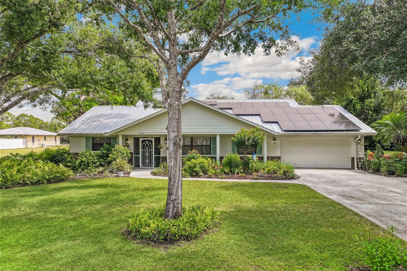 7565 CASTLE DR — photo 6