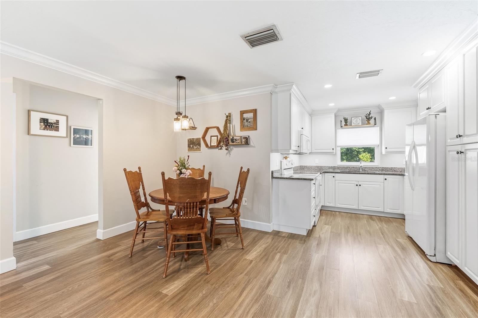 7565 CASTLE DR — photo 38