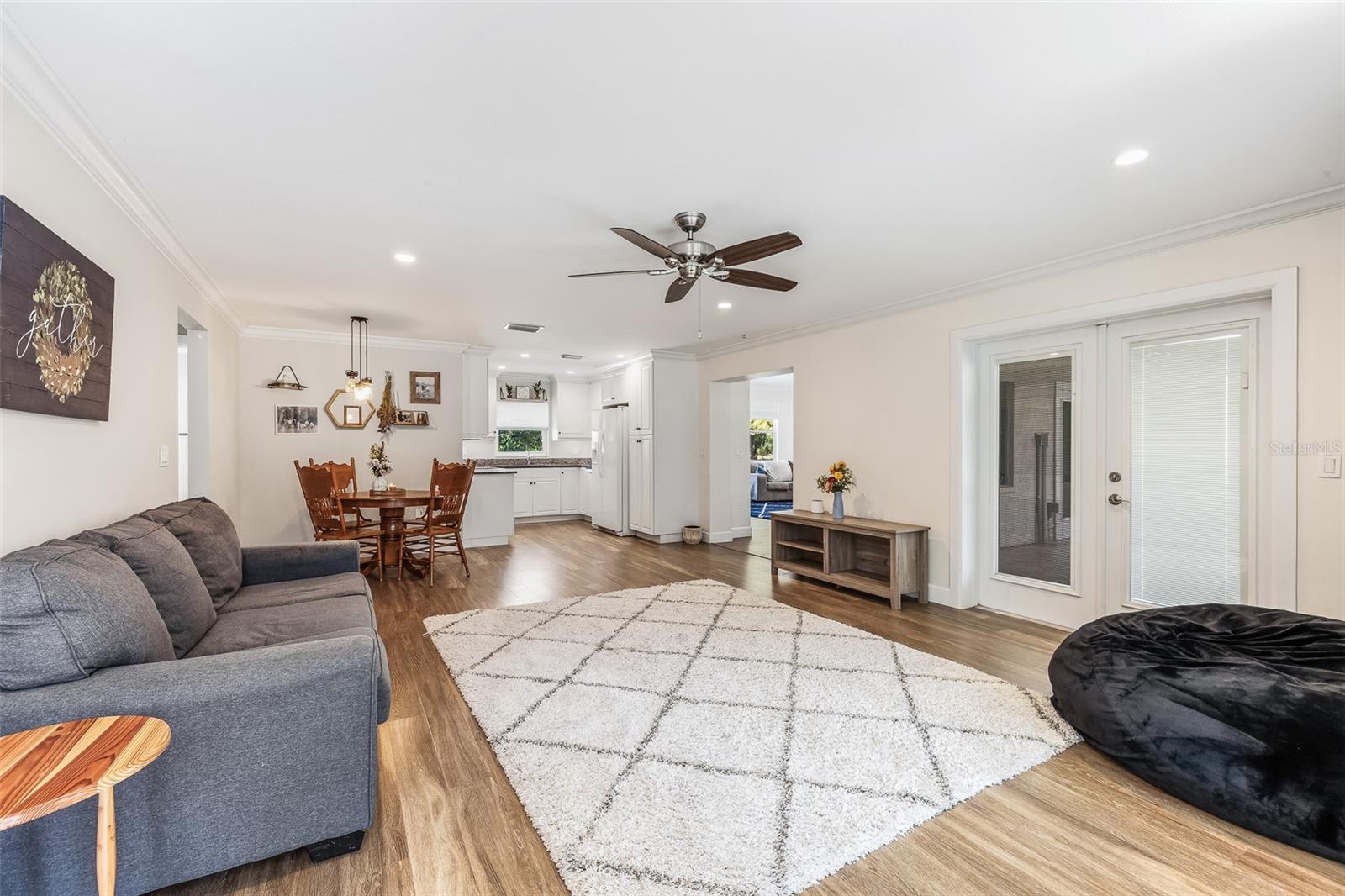 7565 CASTLE DR — photo 35