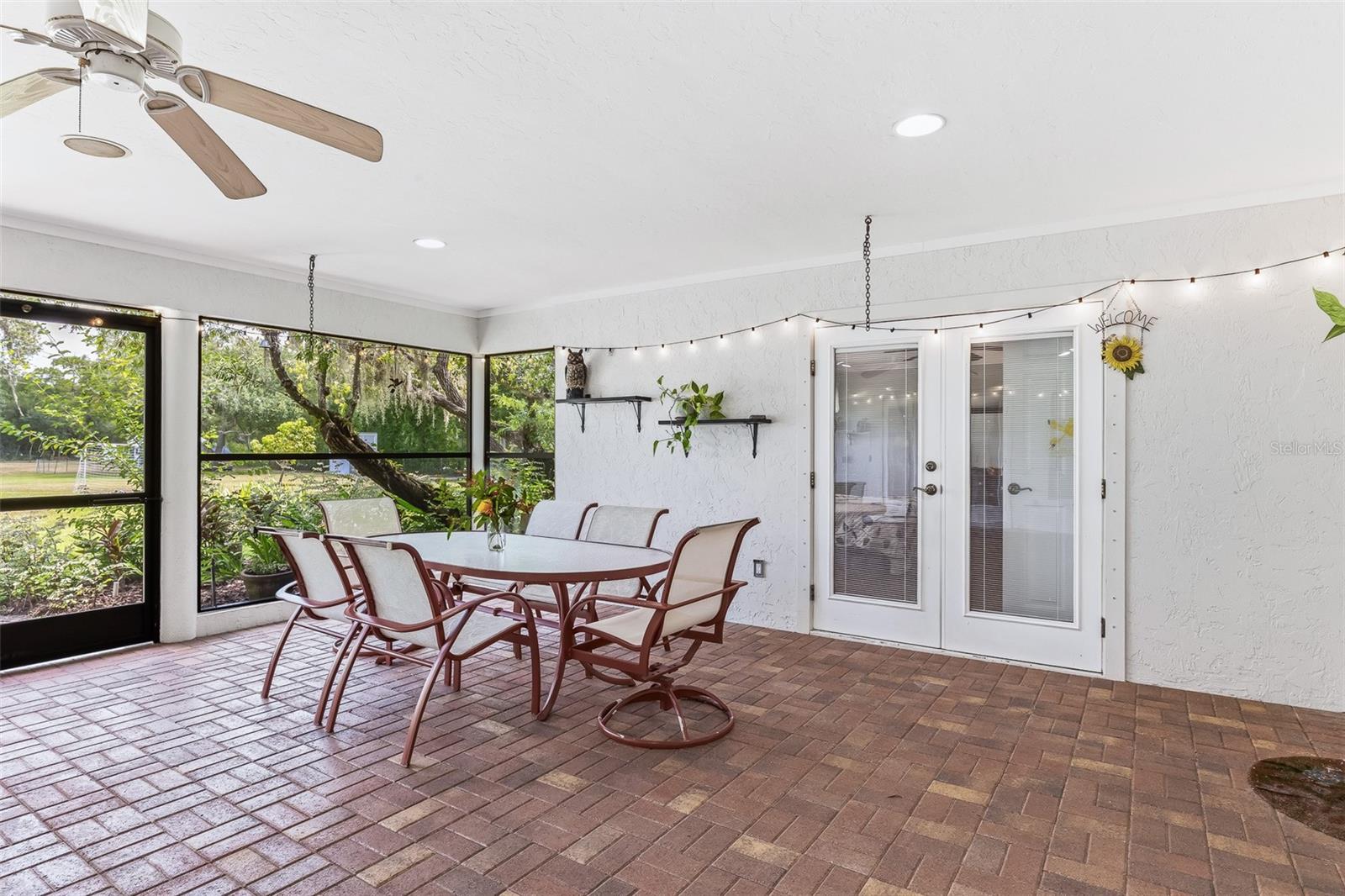 7565 CASTLE DR — photo 28