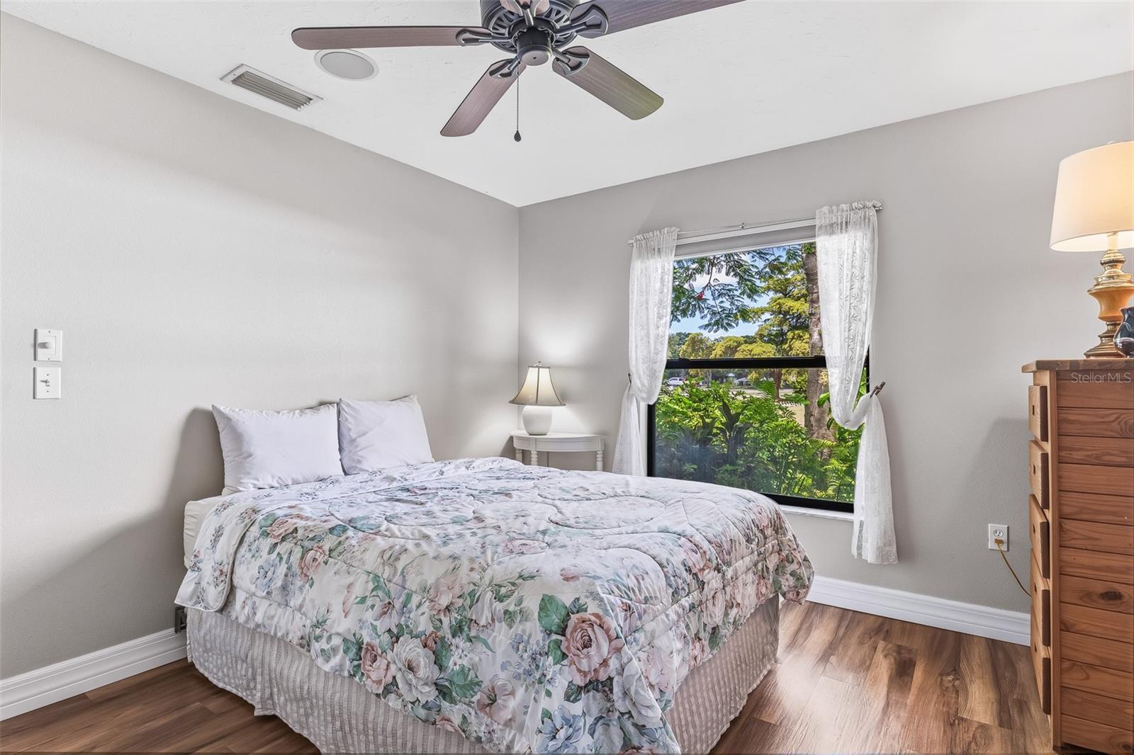 7565 CASTLE DR — photo 22