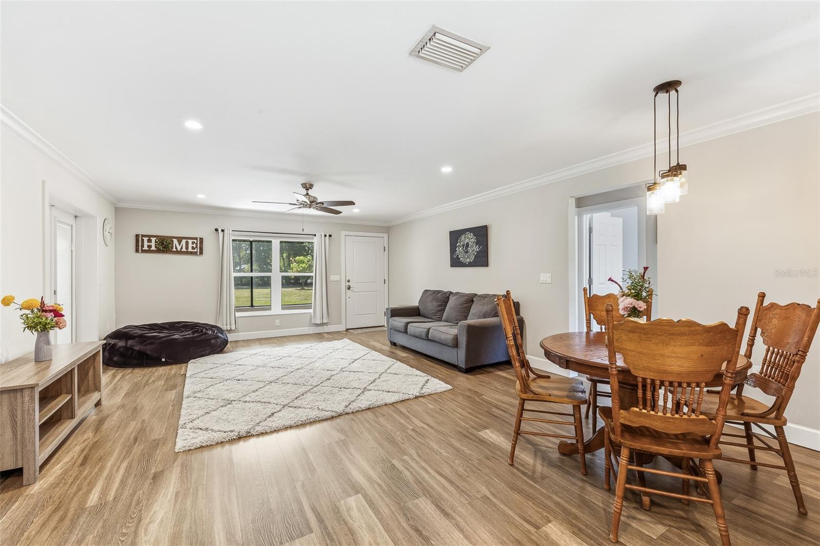 7565 CASTLE DR — photo 37