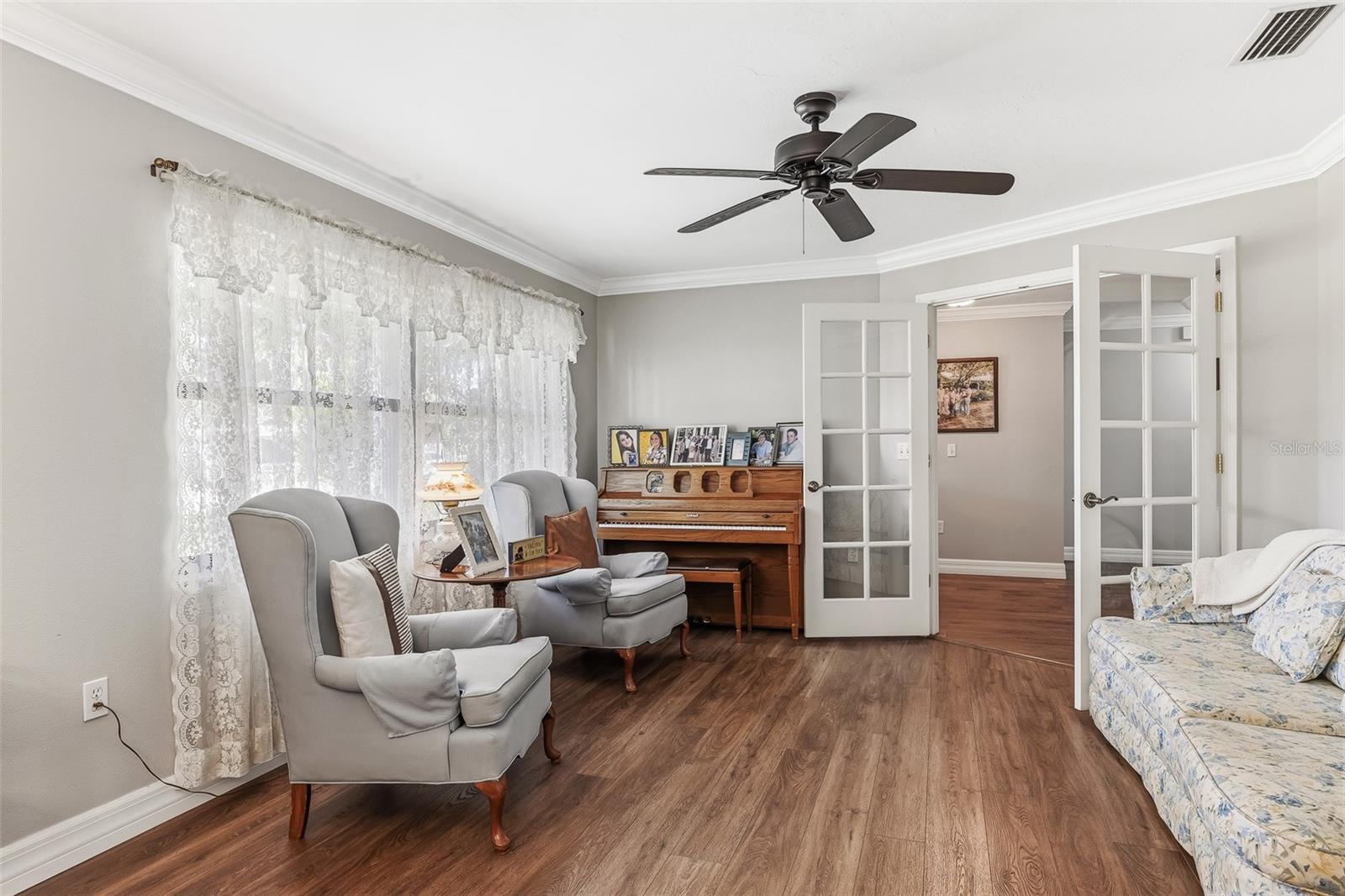 7565 CASTLE DR — photo 17