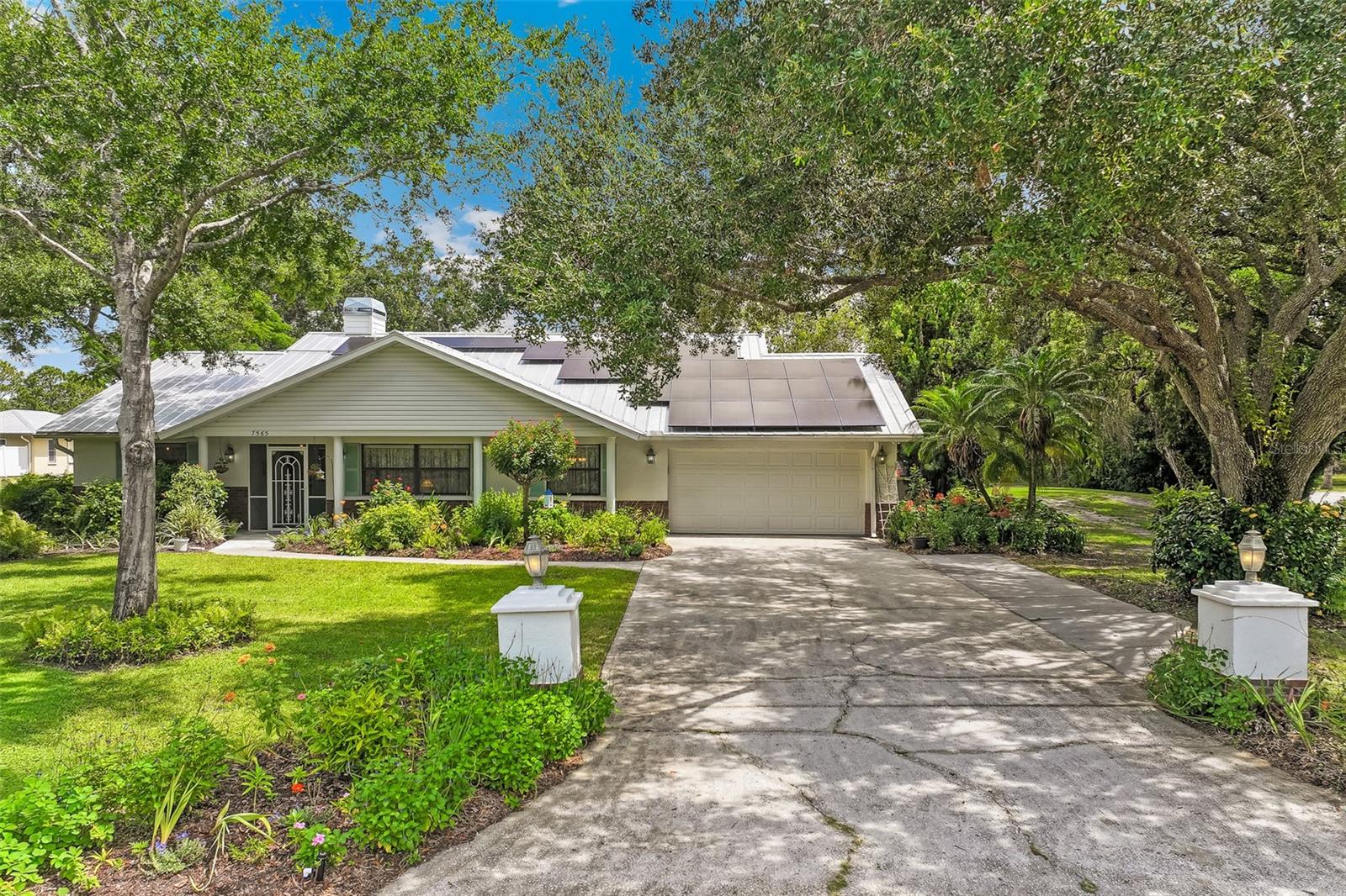 7565 CASTLE DR — photo 5