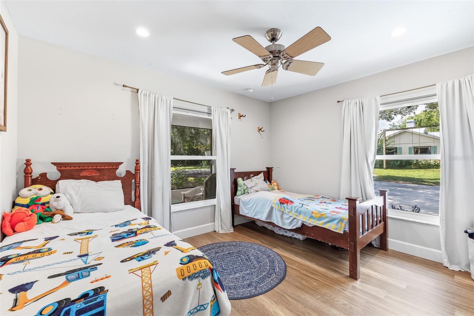 7565 CASTLE DR — photo 42