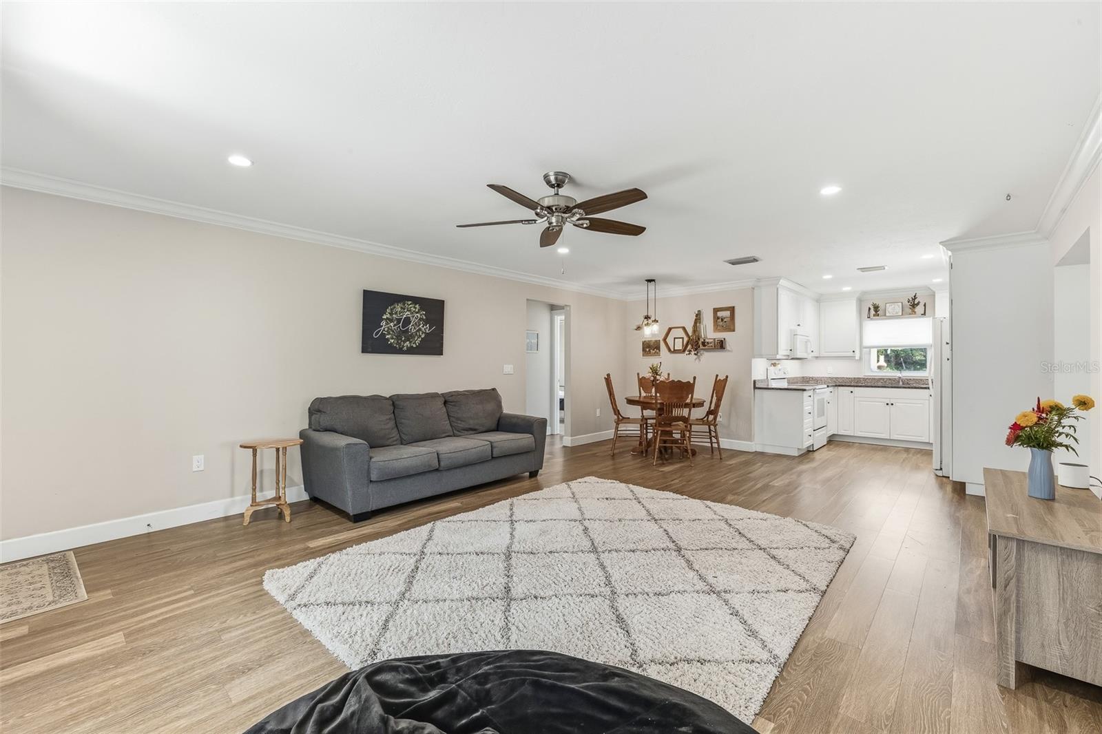7565 CASTLE DR — photo 36