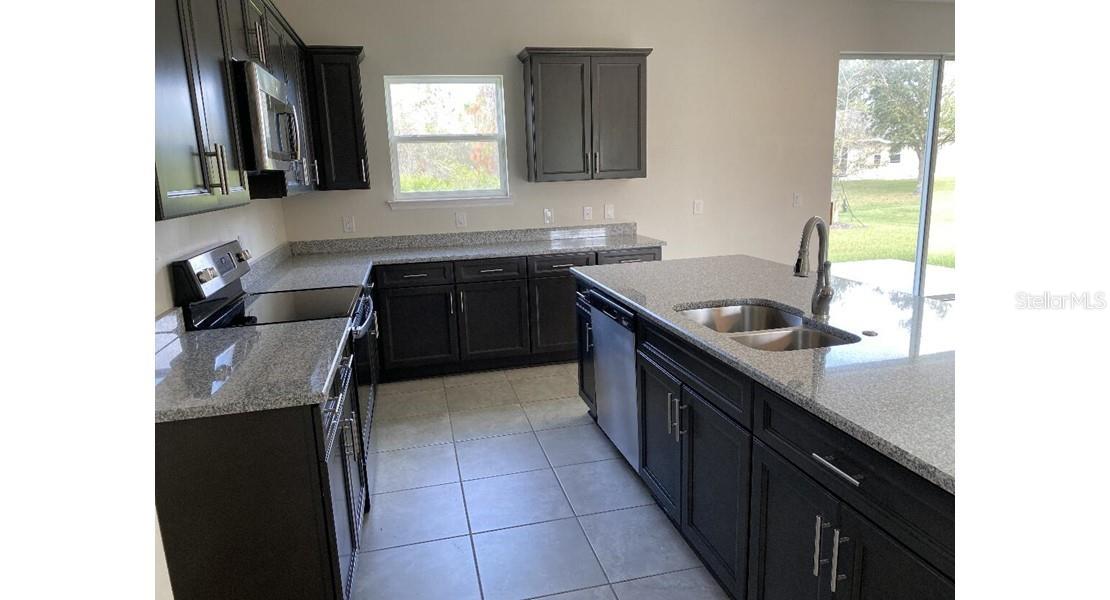7050 BECKWITH AVE — photo 3