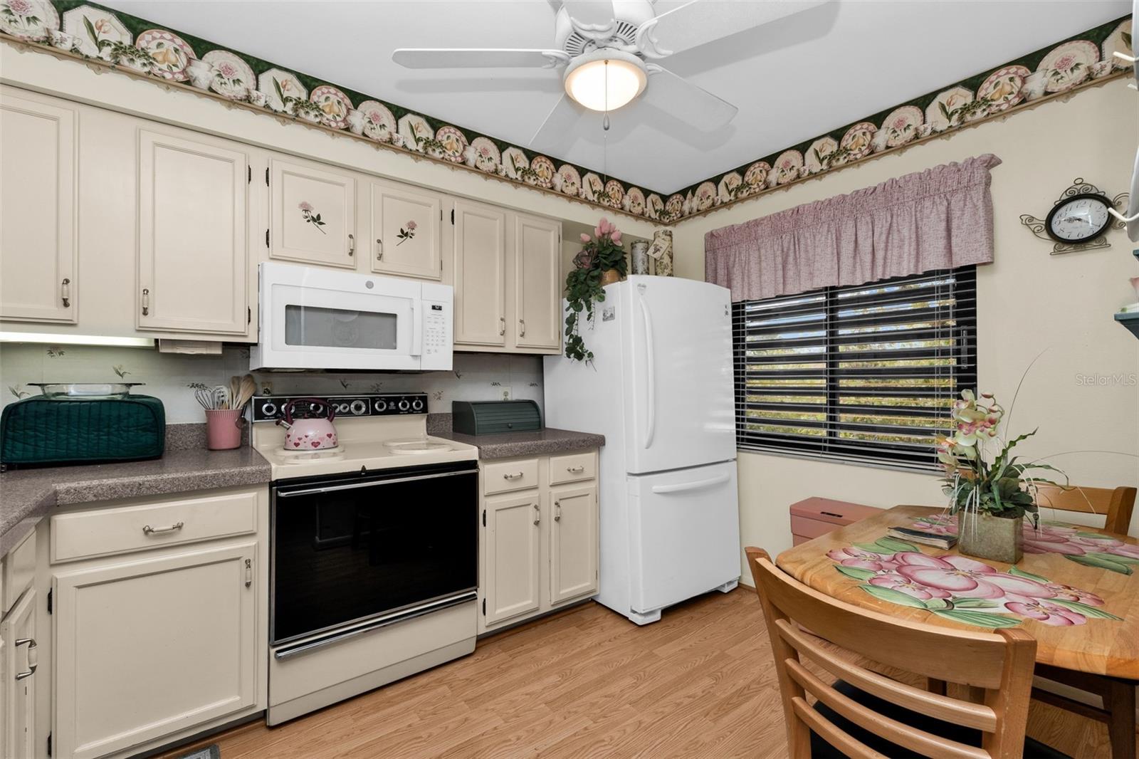 5221 LAKE VILLAGE DR #24 — photo 6