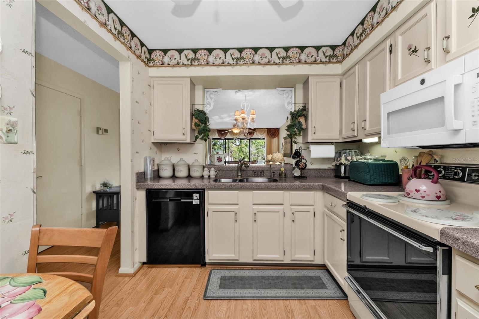 5221 LAKE VILLAGE DR #24 — photo 8