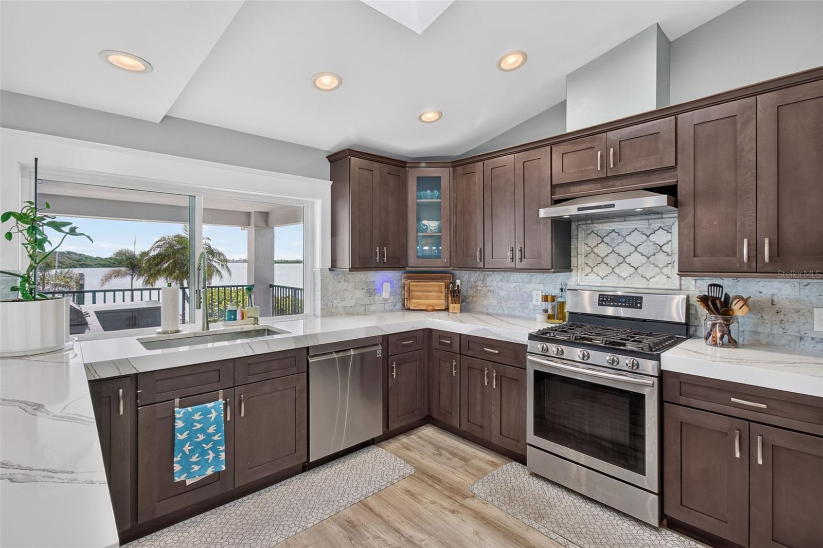 503 JOHNS PASS AVE — photo 13