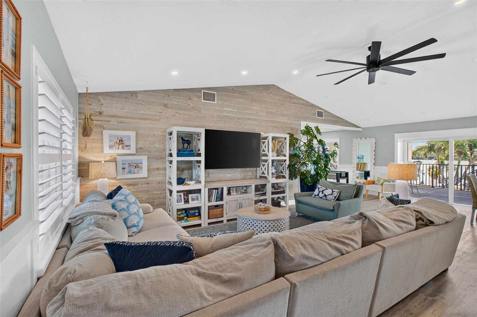 503 JOHNS PASS AVE — photo 8