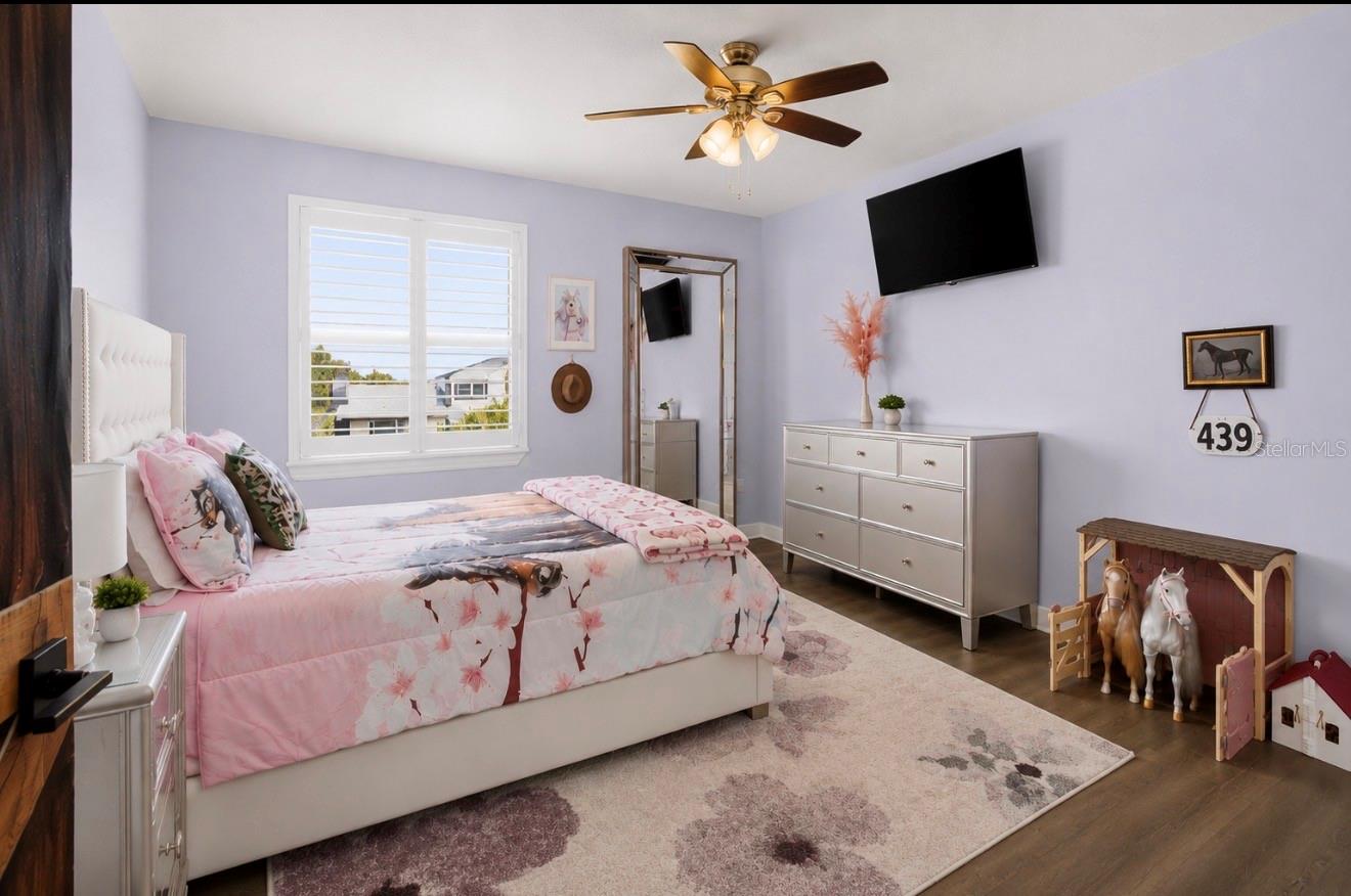 503 JOHNS PASS AVE — photo 26