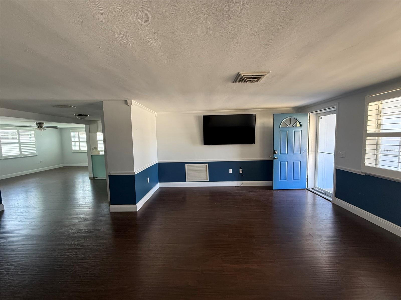5240 SCHOOL RD — photo 2