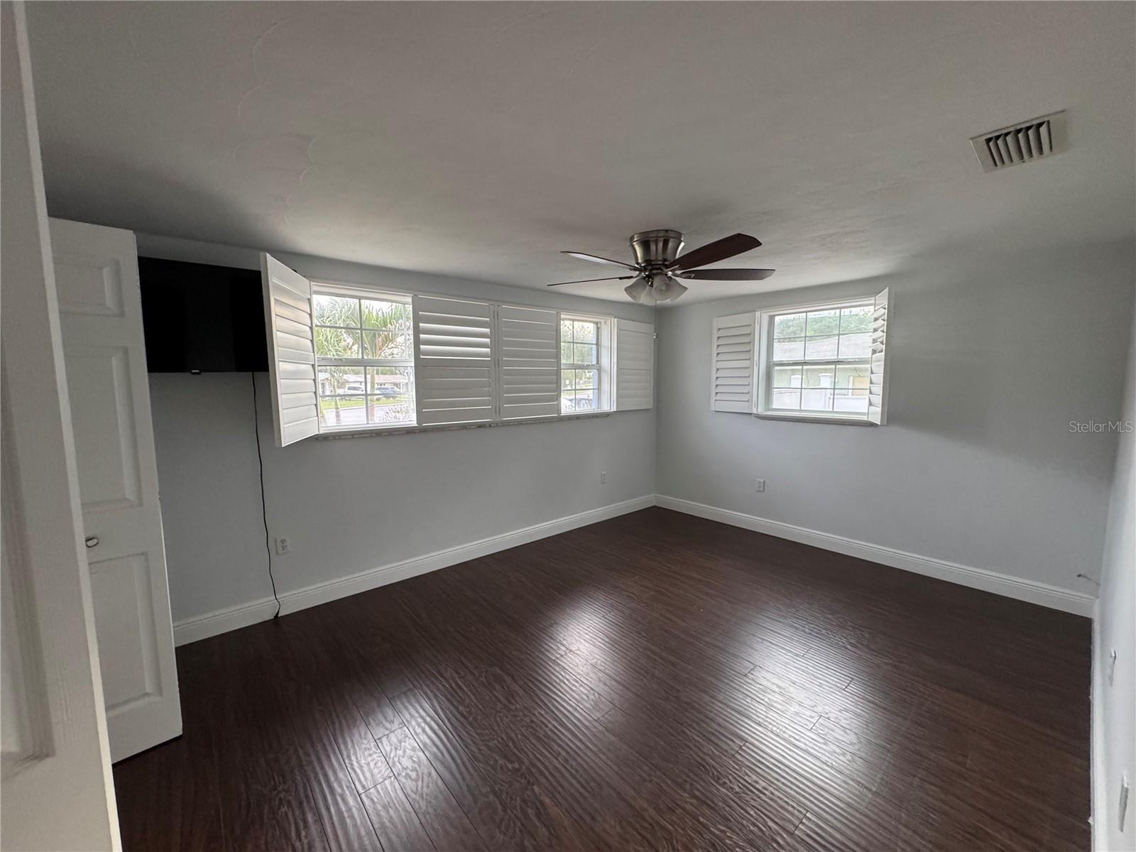 5240 SCHOOL RD — photo 6