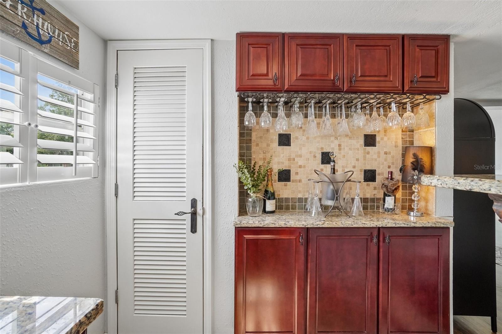 1204 E PARK CIR — photo 29