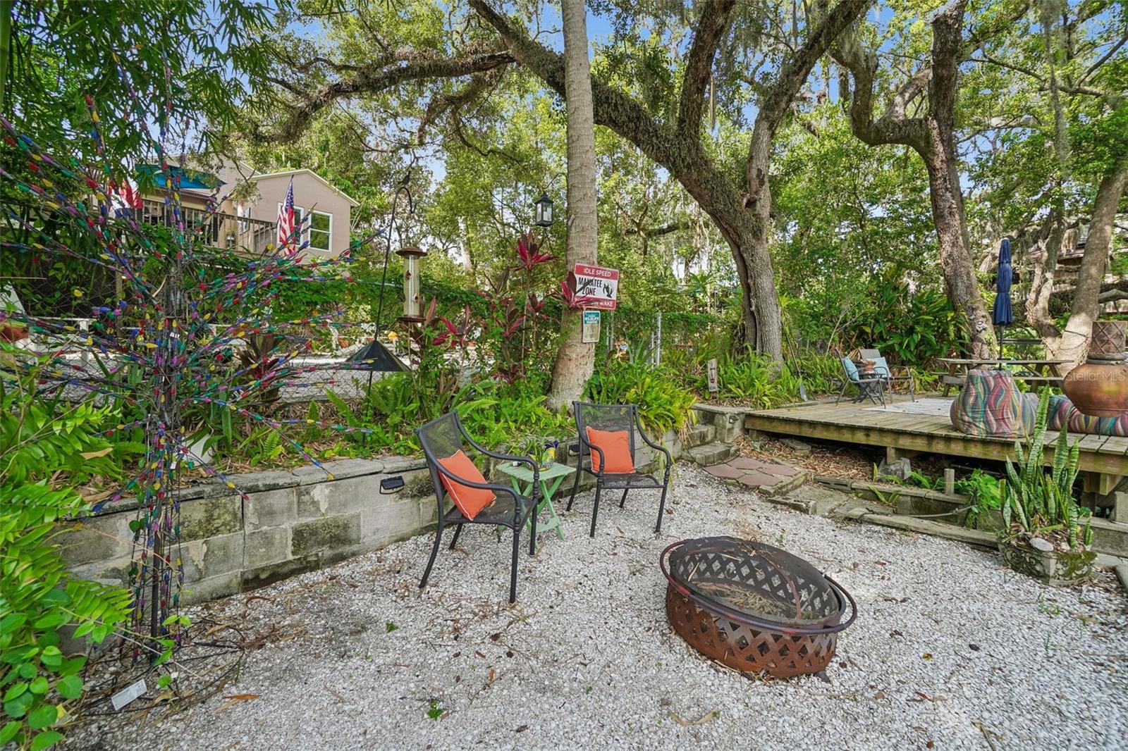 1204 E PARK CIR — photo 64