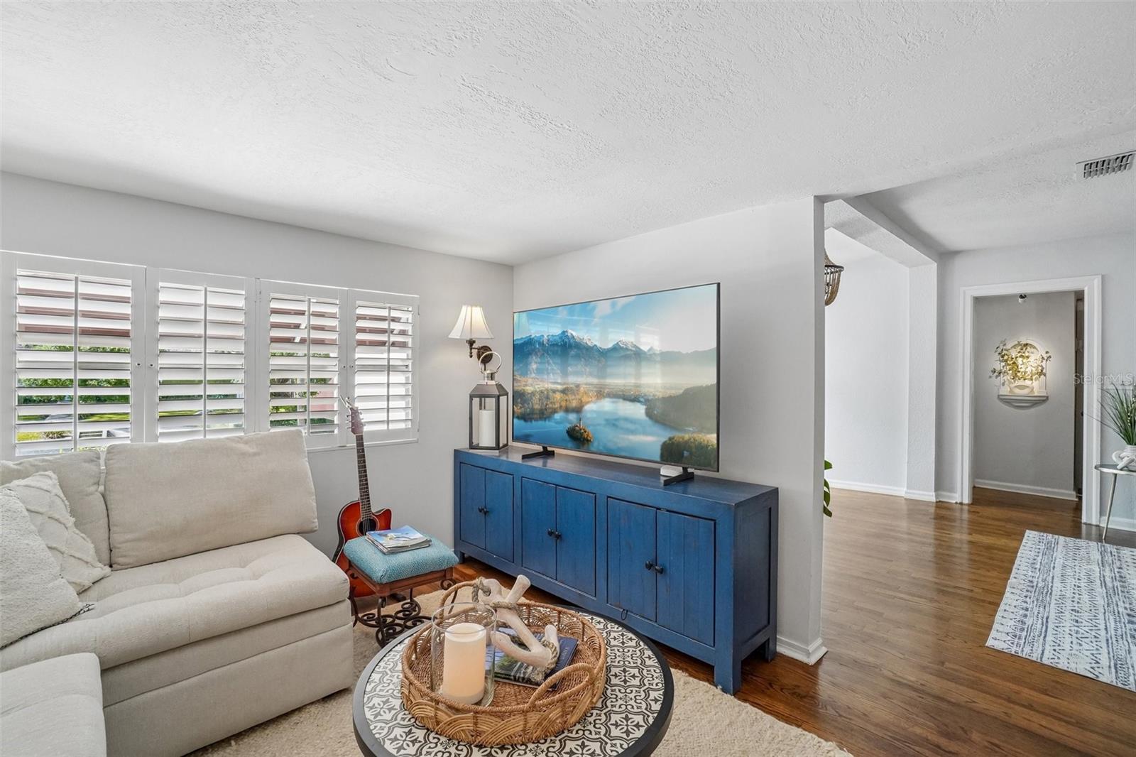1204 E PARK CIR — photo 23