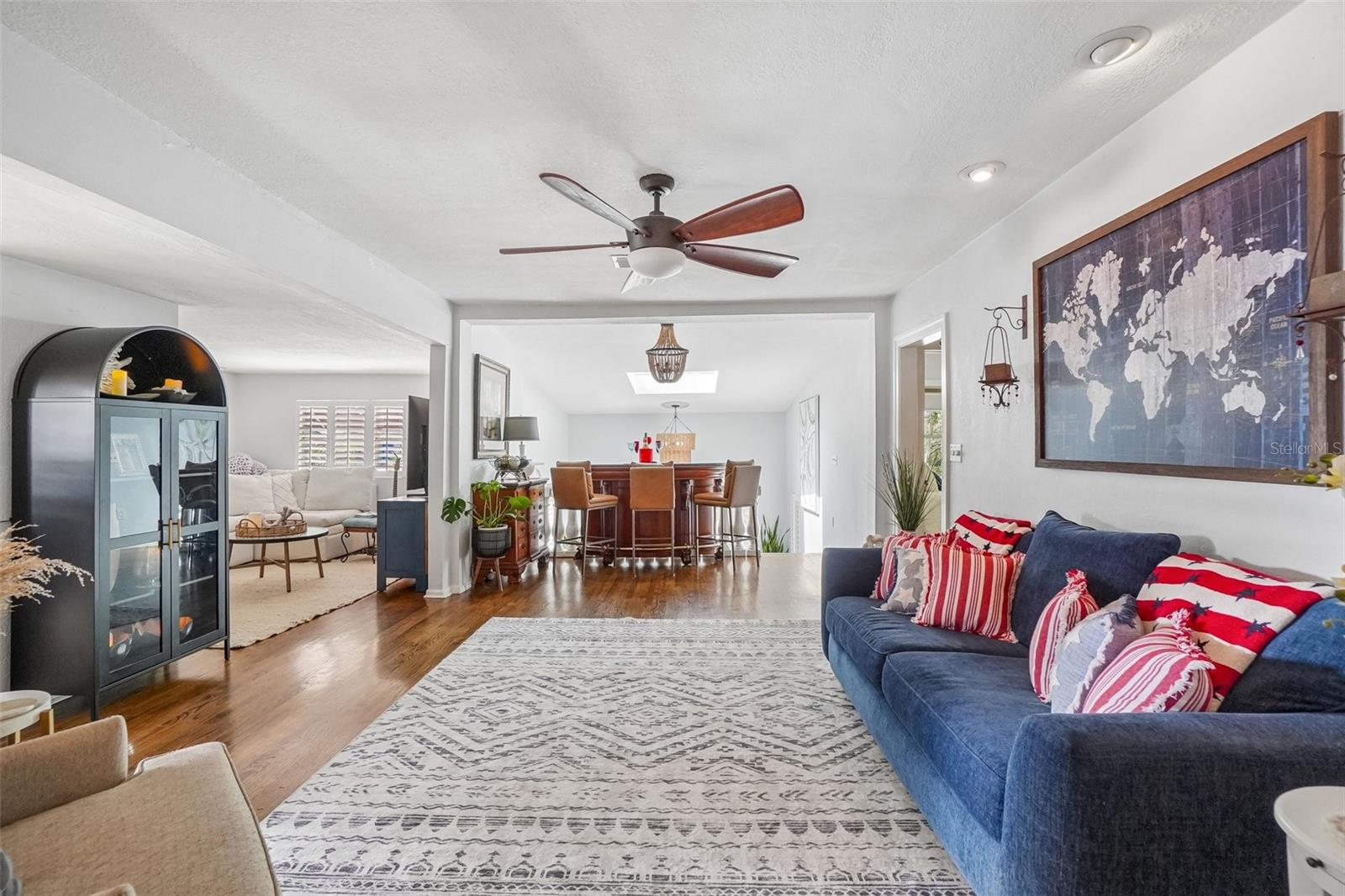 1204 E PARK CIR — photo 4