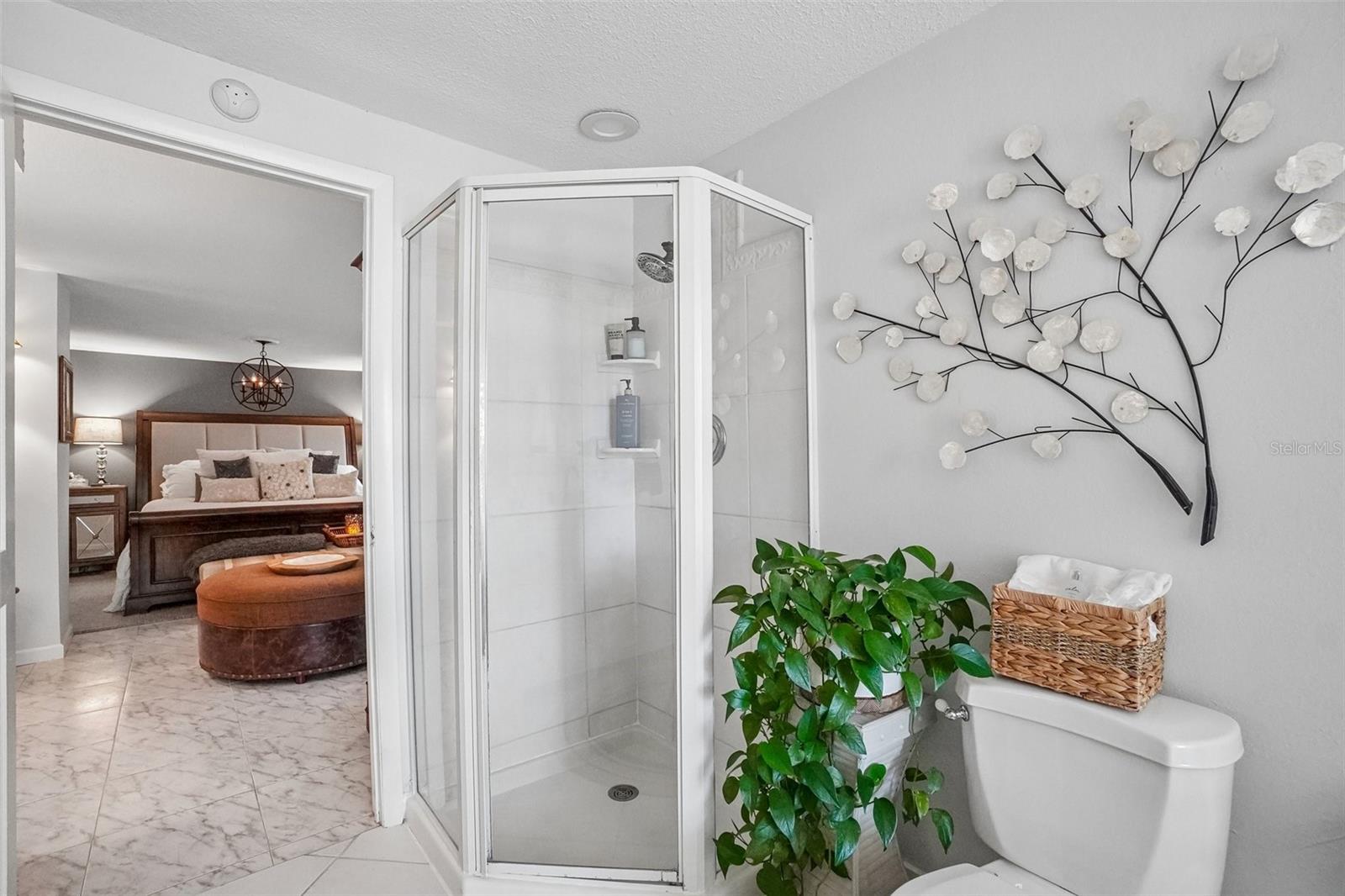 1204 E PARK CIR — photo 40