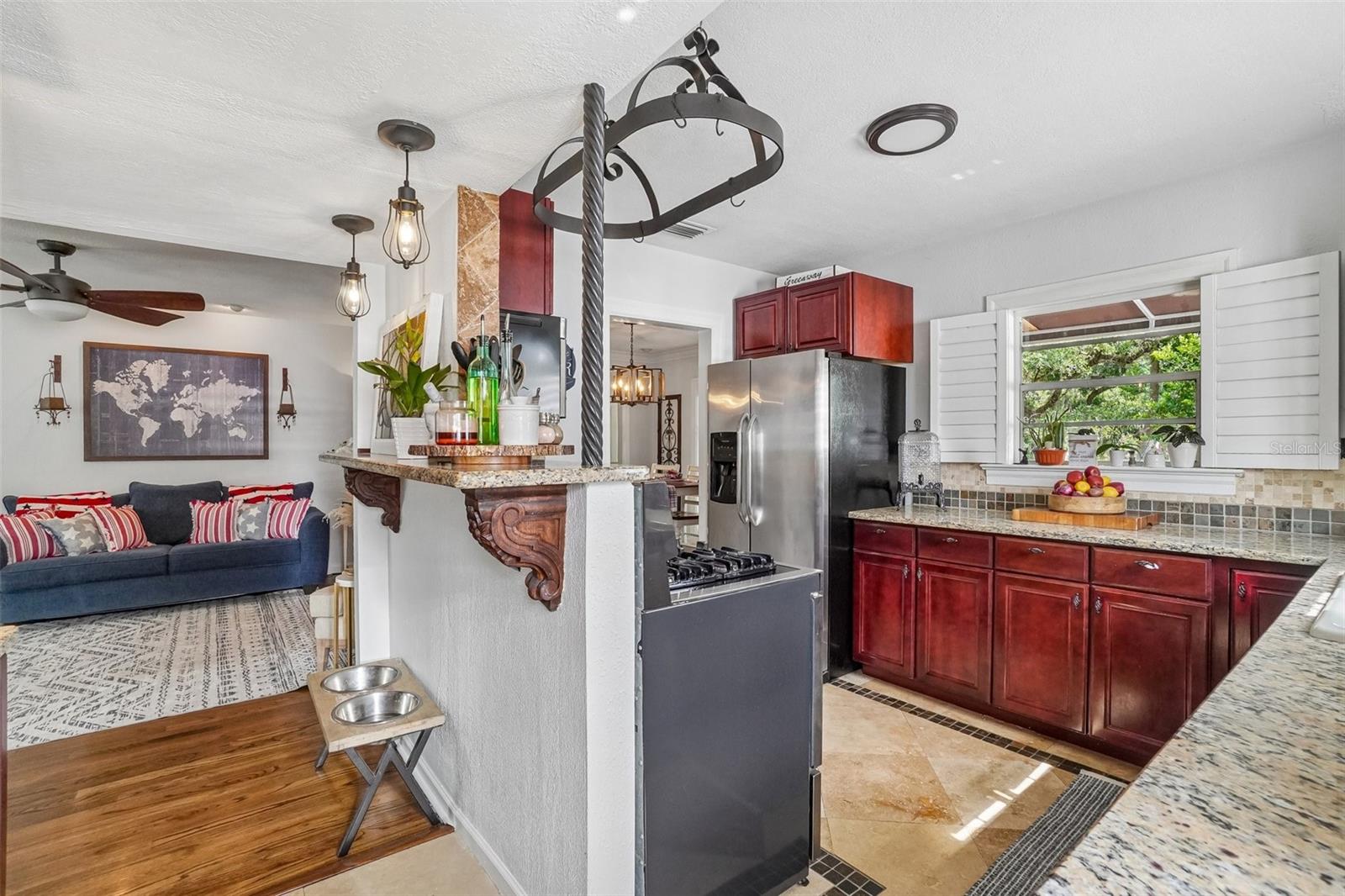 1204 E PARK CIR — photo 31