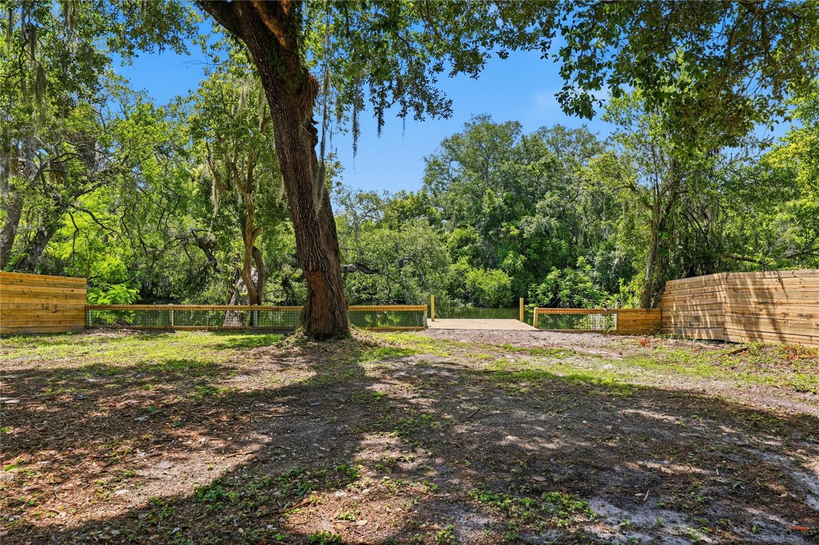 1915 E MULBERRY DR — photo 4
