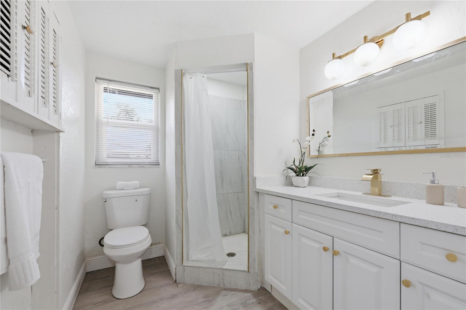 1915 E MULBERRY DR — photo 19