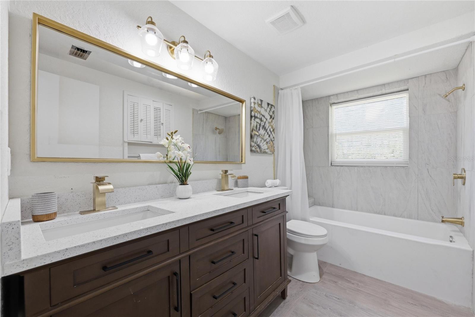1915 E MULBERRY DR — photo 15