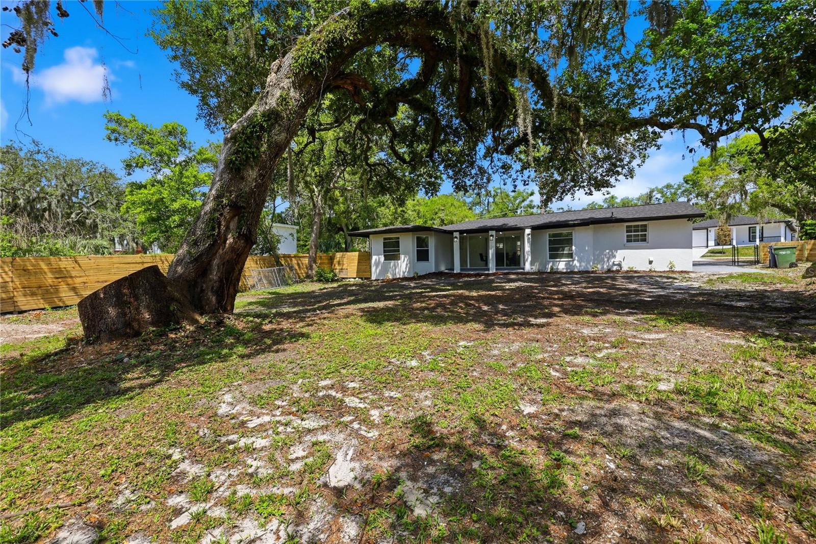 1915 E MULBERRY DR — photo 21