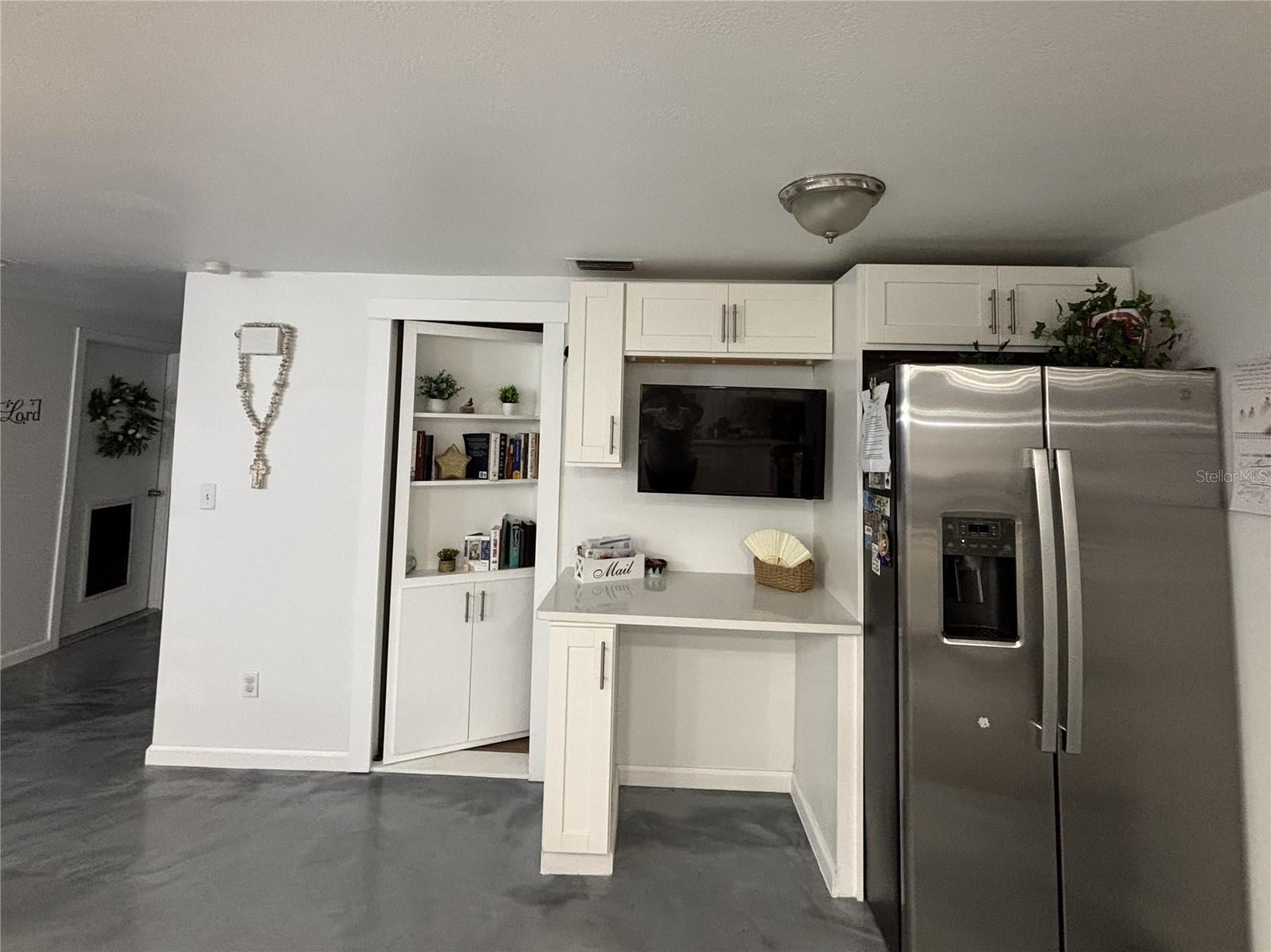 1002 SILVER PALM WAY — photo 12