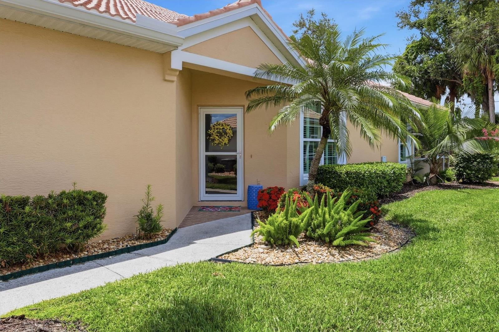4939 WHISPERING OAKS DR — photo 5