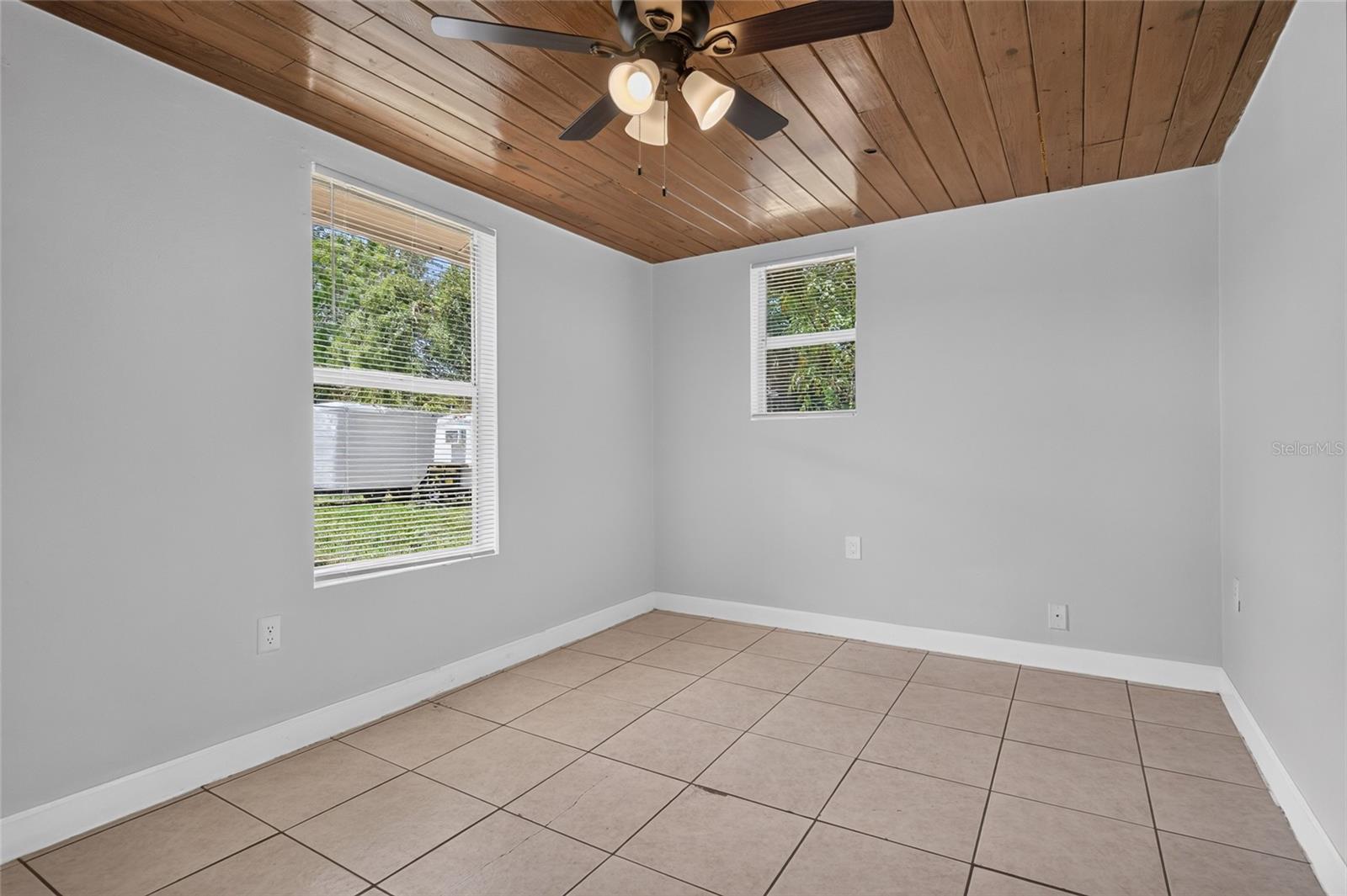 2947 GILLESPIE AVE — photo 19