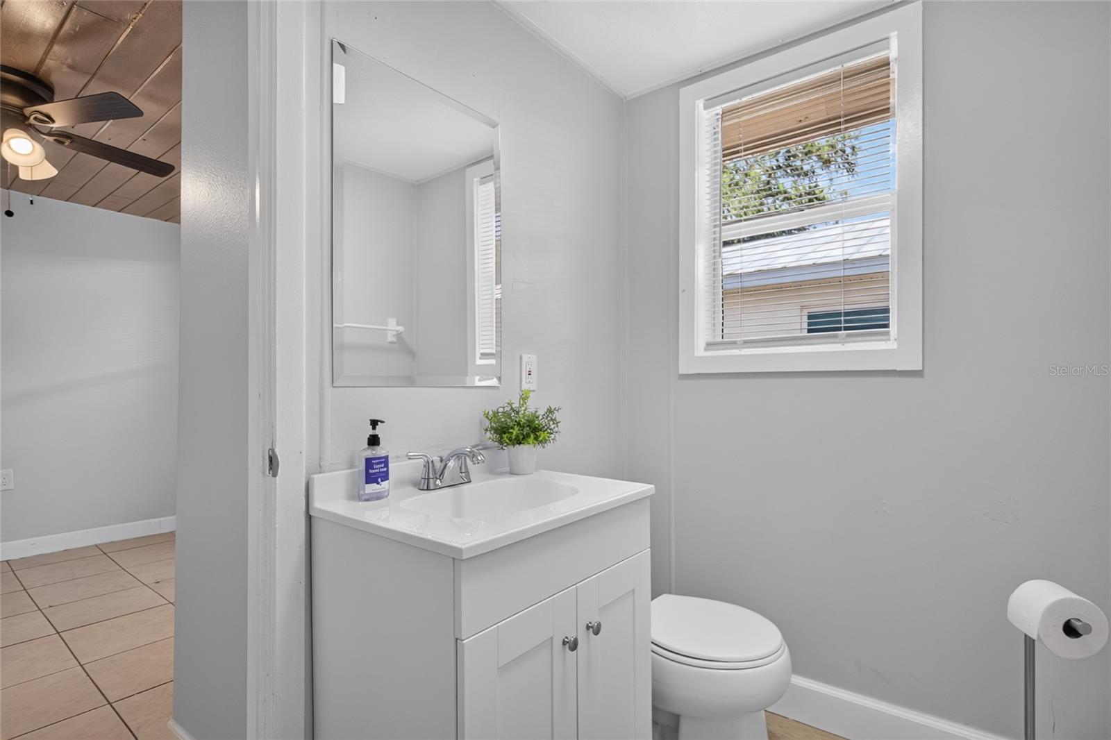 2947 GILLESPIE AVE — photo 10