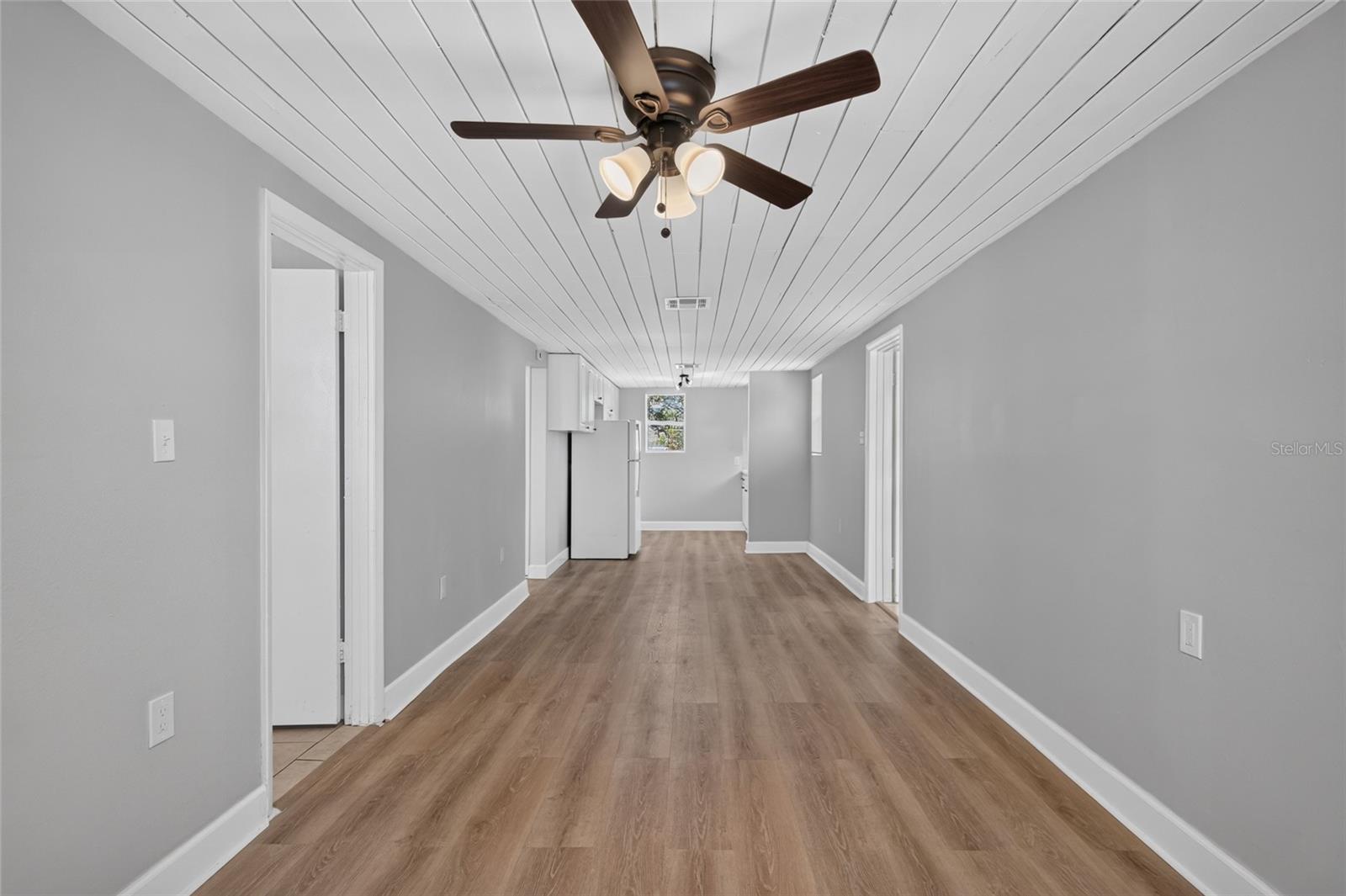 2947 GILLESPIE AVE — photo 2
