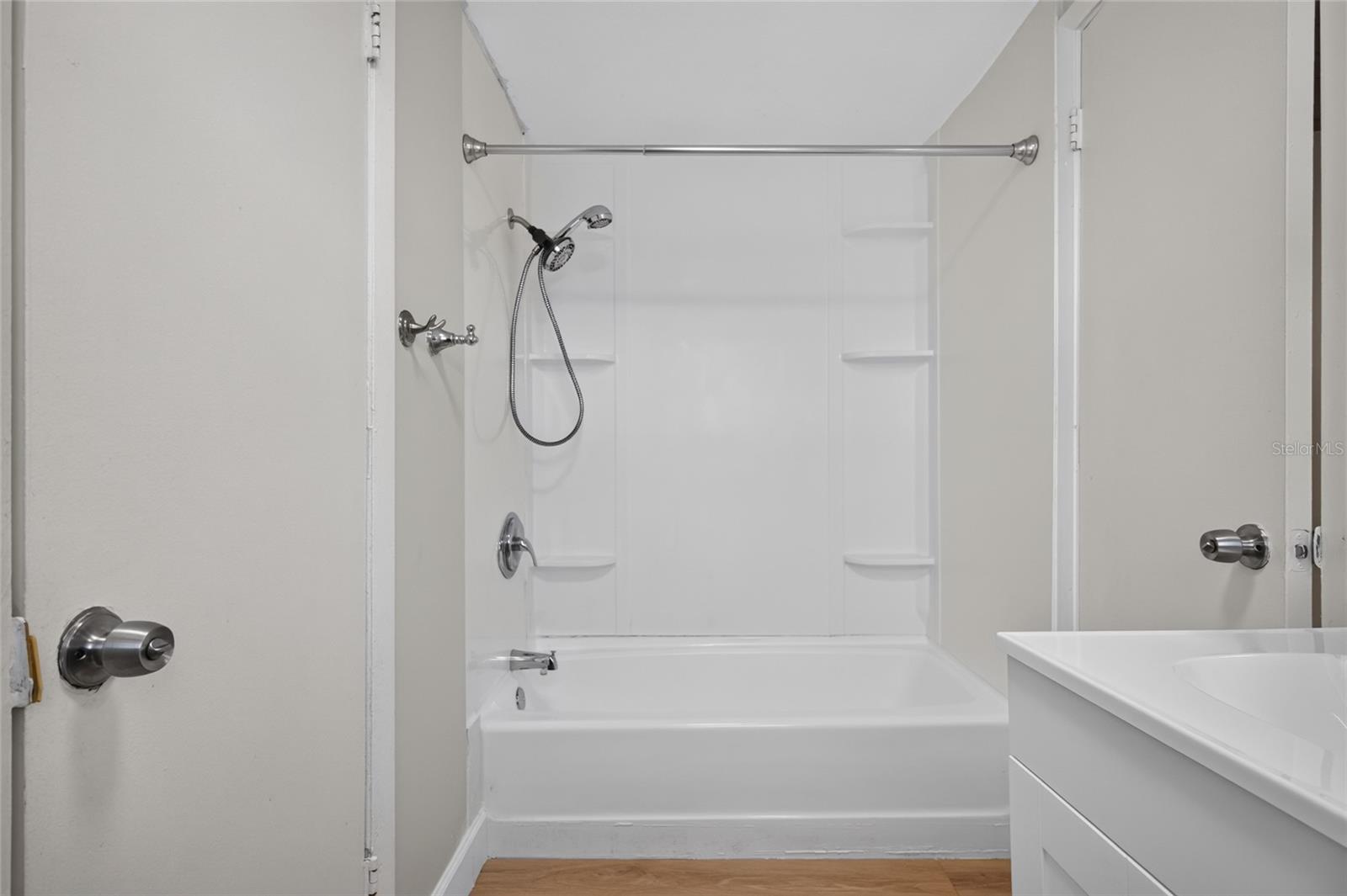 2947 GILLESPIE AVE — photo 11