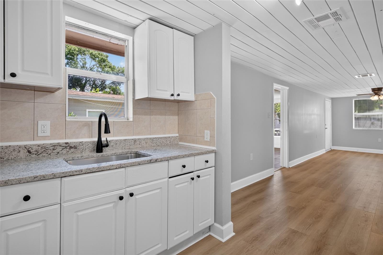 2947 GILLESPIE AVE — photo 5
