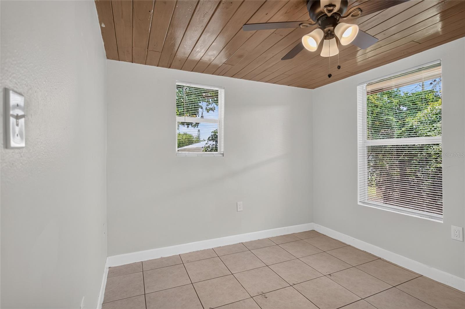 2947 GILLESPIE AVE — photo 17