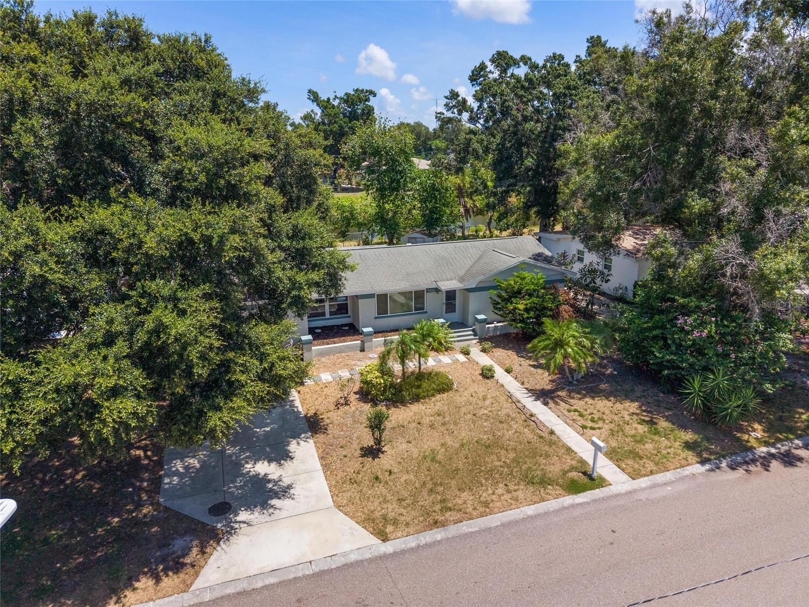 1428 PINEBROOK DR — photo 3