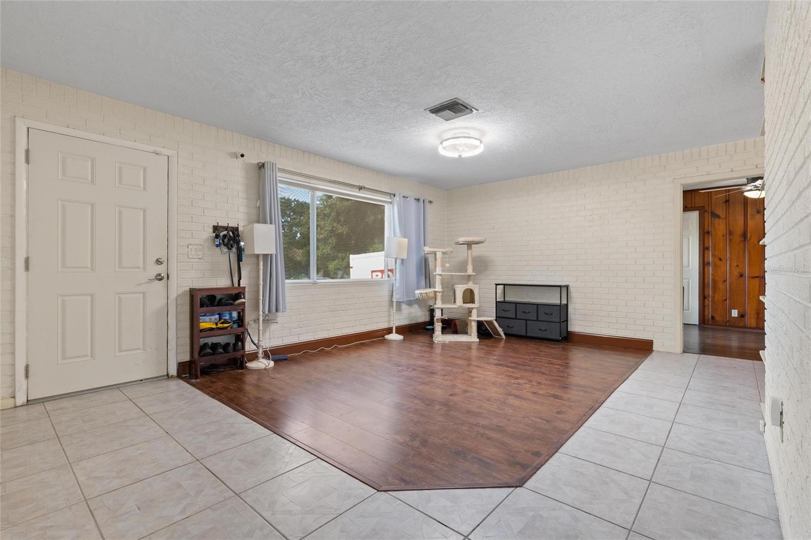 1428 PINEBROOK DR — photo 10
