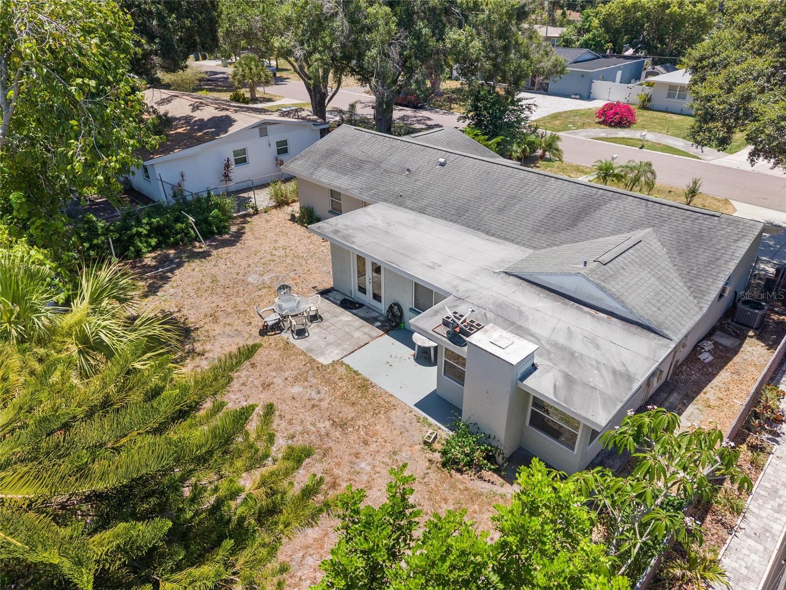 1428 PINEBROOK DR — photo 8