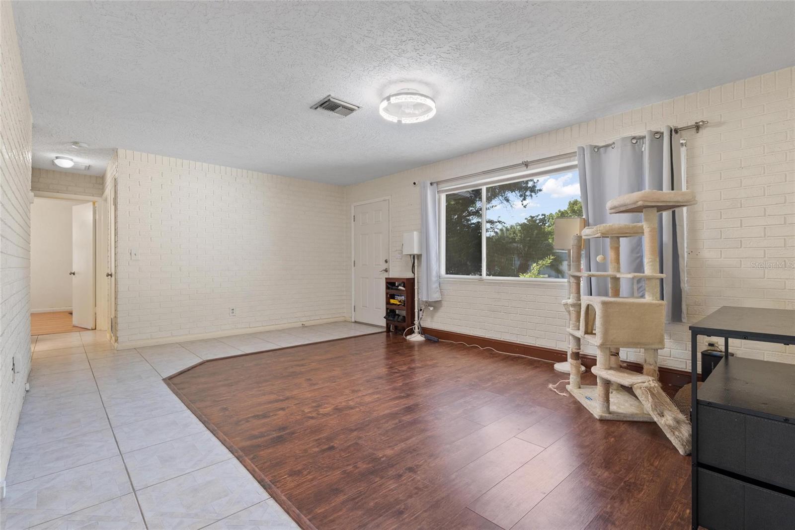 1428 PINEBROOK DR — photo 11