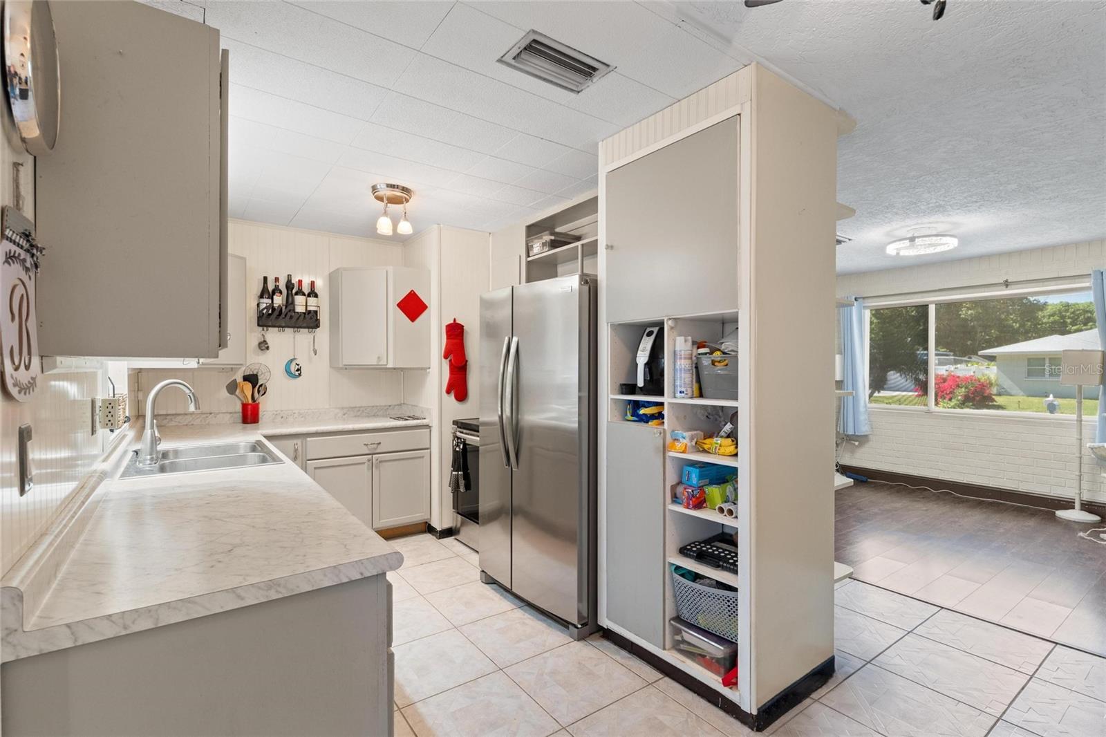 1428 PINEBROOK DR — photo 24