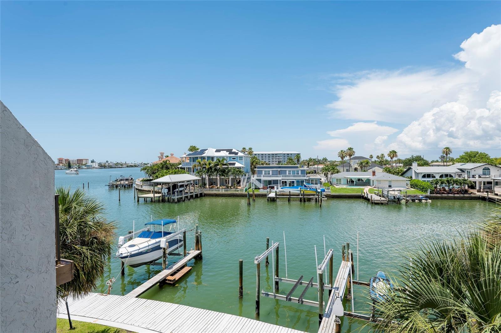 218 SKIFF PT — photo 18