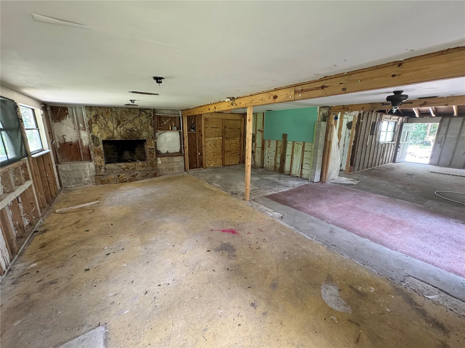 9010 MAIDEN LN — photo 6