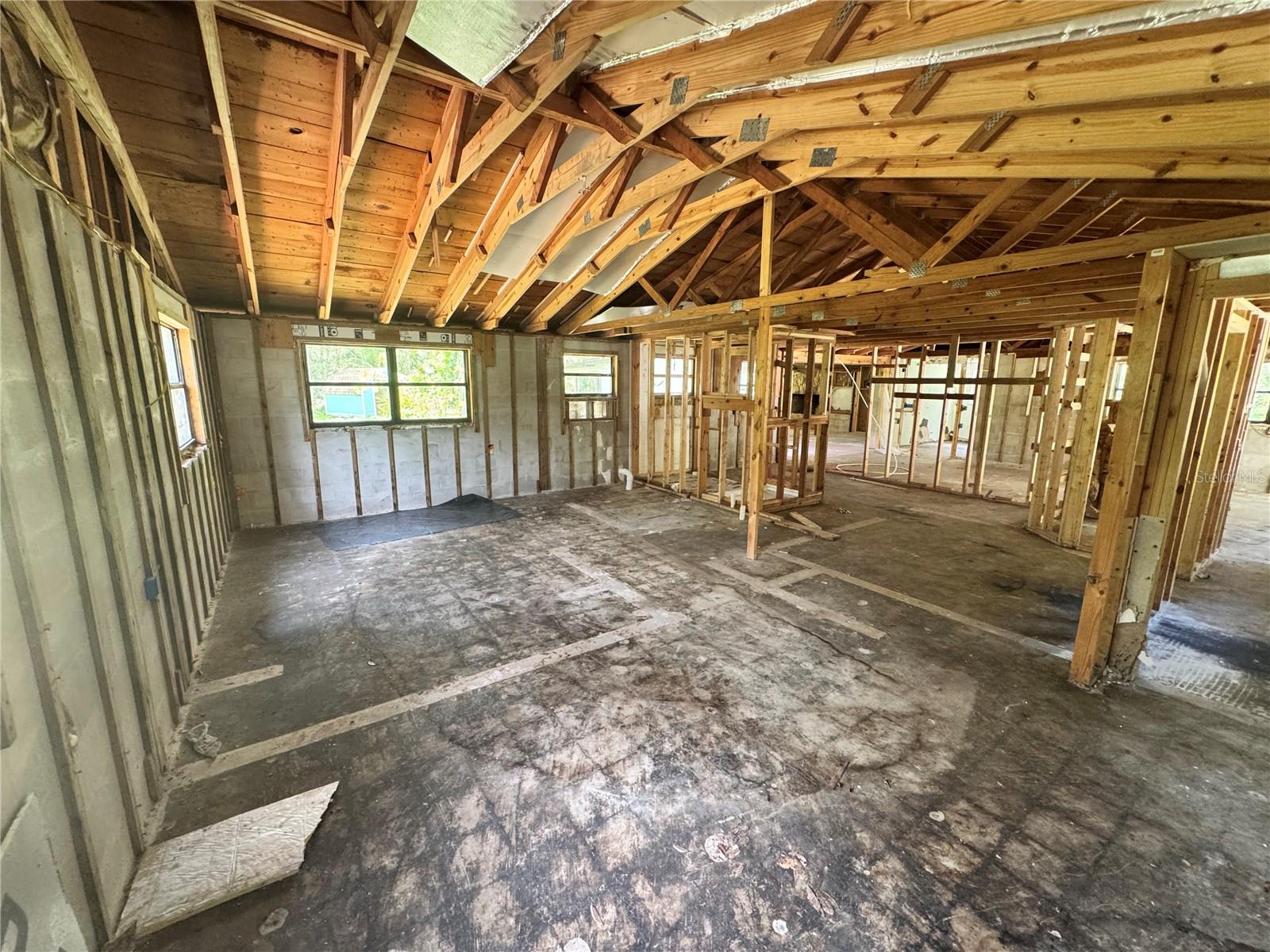 9010 MAIDEN LN — photo 3
