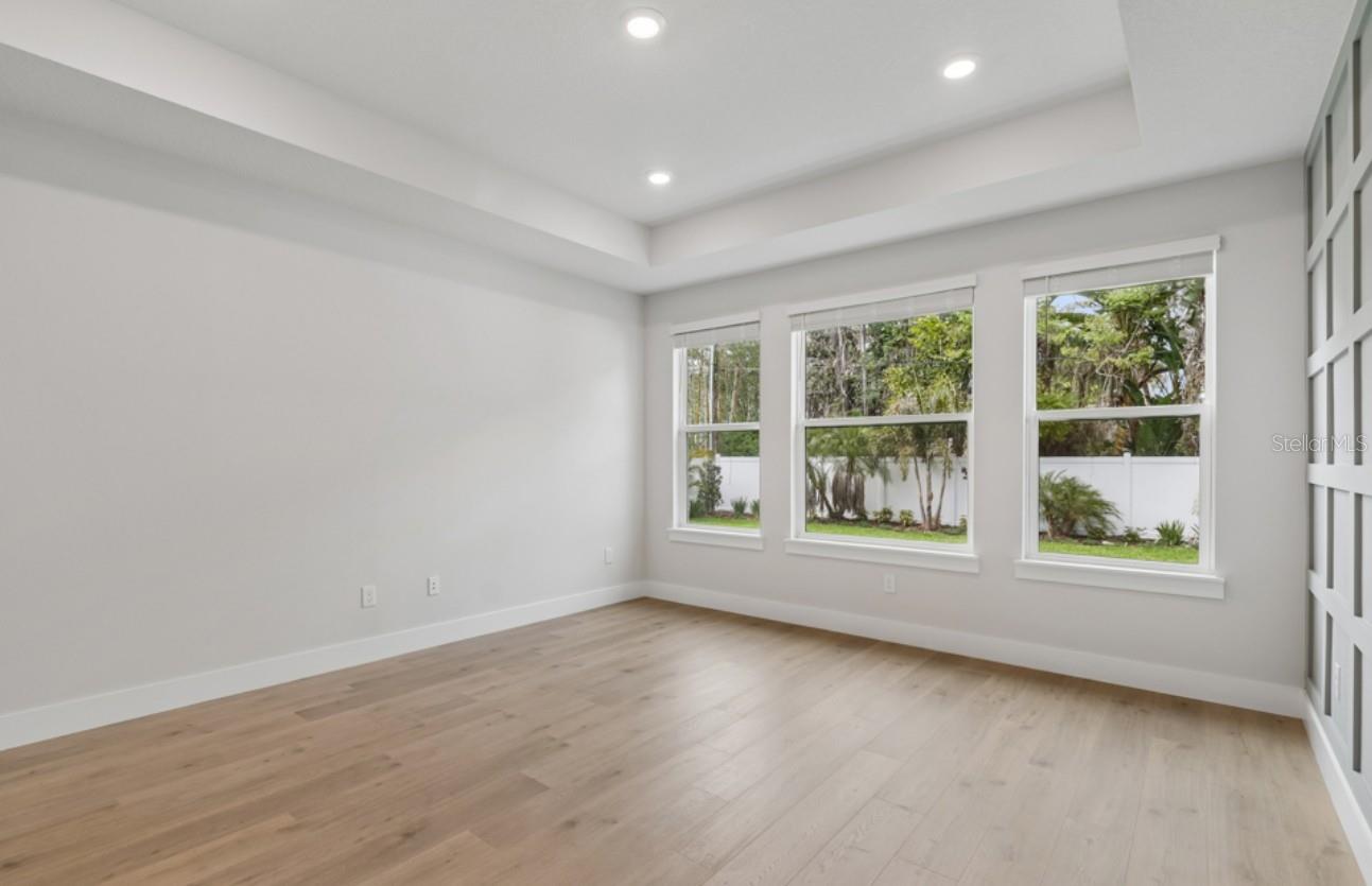 1002 W CHARTER ST — photo 20