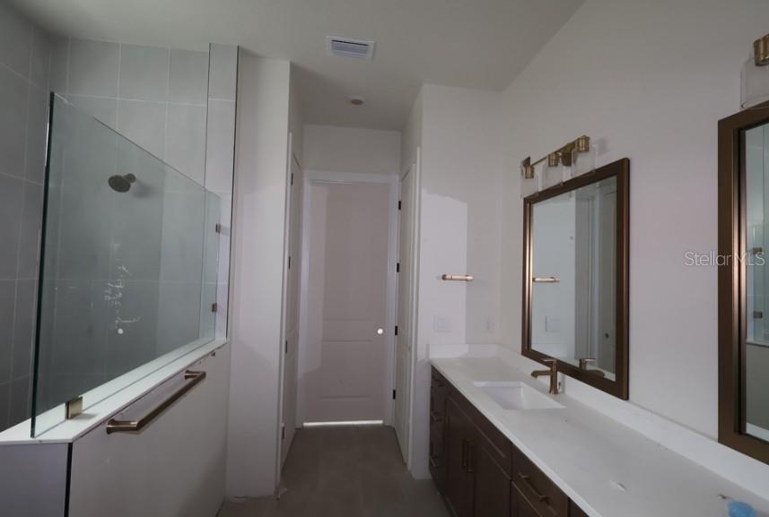 1002 W CHARTER ST — photo 15