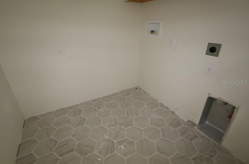 1002 W CHARTER ST — photo 16