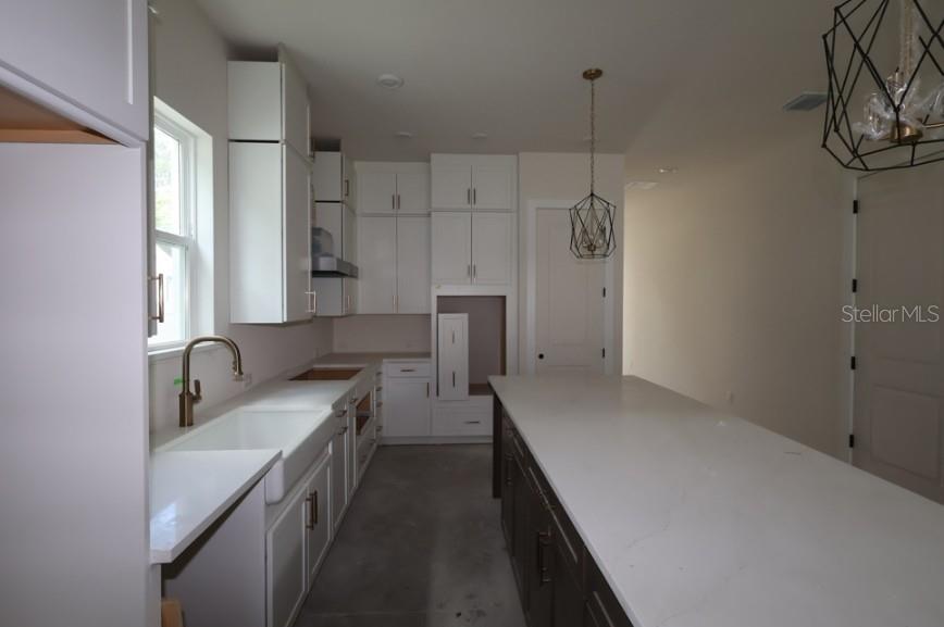 1002 W CHARTER ST — photo 10