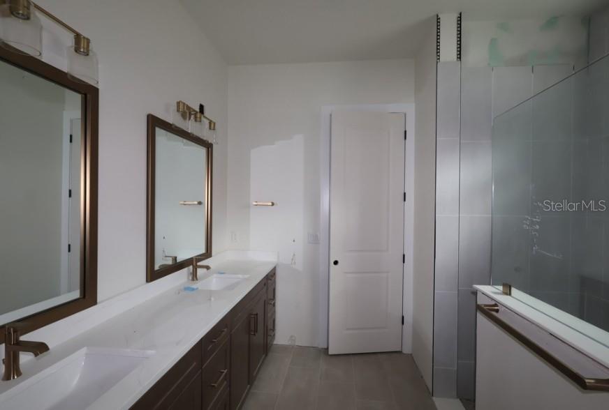 1002 W CHARTER ST — photo 14