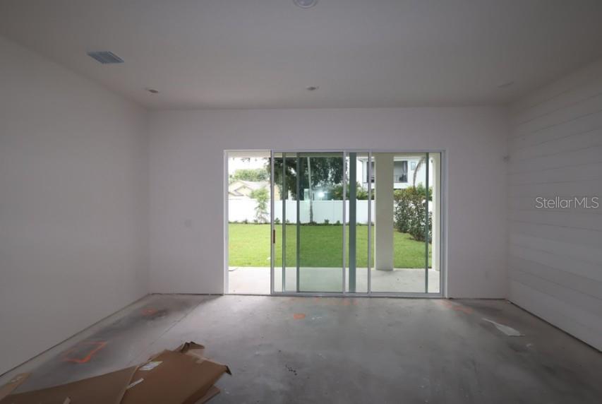 1002 W CHARTER ST — photo 11